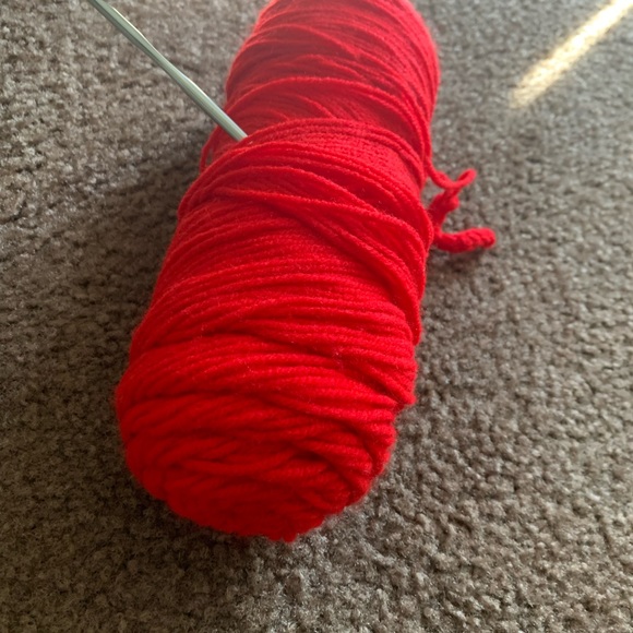 Susan Bates Crotchet  Needle!  with red Yarn! - Picture 10 of 10